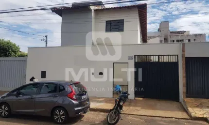 Casa comercial para alugar no Conjunto Segismundo Pereira, Uberlândia 