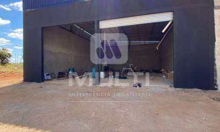 Barracão / Galpão / Depósito para alugar no Shopping Park, Uberlândia  por R$ 5.000