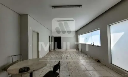 Casa comercial para alugar no Centro, Uberlândia  por R$ 18.000