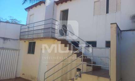 Apartamento com 2 quartos para alugar no Jardim Karaíba, Uberlândia  por R$ 1.400