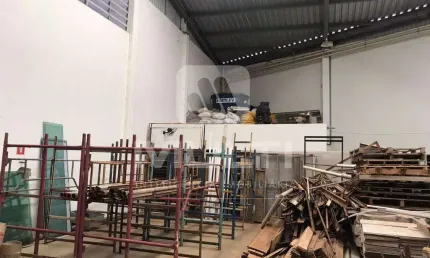 Barracão / Galpão / Depósito para alugar no Alto Umuarama, Uberlândia  por R$ 21.000