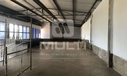 Barracão / Galpão / Depósito para alugar no Distrito Industrial, Uberlândia  por R$ 70.000
