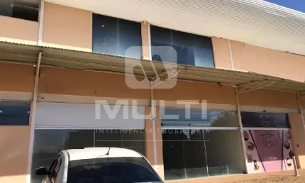 Sala comercial para alugar em Granada, Uberlândia  por R$ 2.275