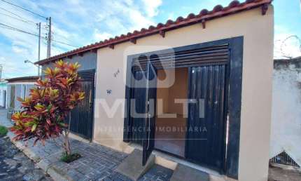 Casa com 2 quartos para alugar no Santa Rosa, Uberlândia  por R$ 1.800