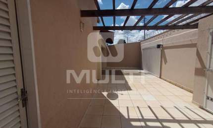 Casa com 3 quartos para alugar no Daniel Fonseca, Uberlândia  por R$ 3.700