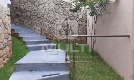 Casa com 4 quartos para alugar no Tabajaras, Uberlândia  por R$ 5.300