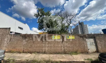 Terreno comercial para alugar no Tabajaras, Uberlândia  por R$ 3.000