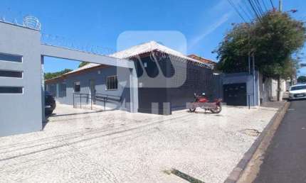 Casa comercial para alugar no Fundinho, Uberlândia  por R$ 5.000