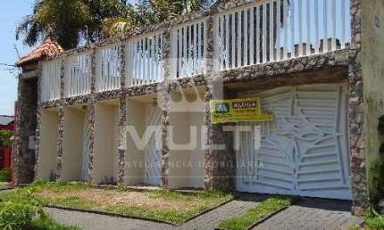 Casa com 3 quartos para alugar no Santa Mônica, Uberlândia  por R$ 3.500