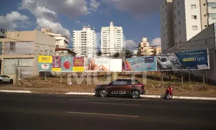 Terreno comercial para alugar em Saraiva, Uberlândia  por R$ 20.000