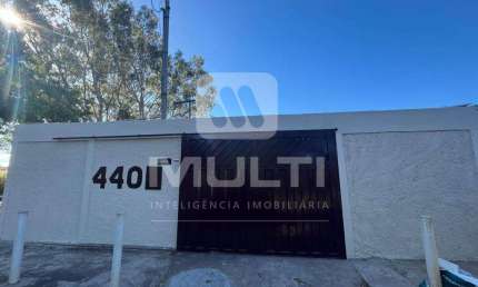 Casa com 3 quartos para alugar no Maravilha, Uberlândia  por R$ 1.500