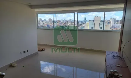 Cobertura com 3 quartos para alugar em Saraiva, Uberlândia 