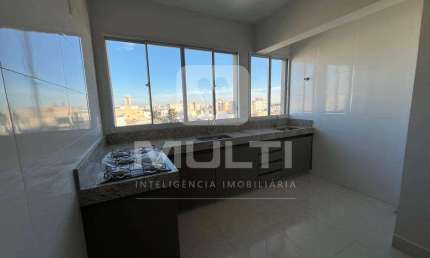Apartamento com 2 quartos para alugar no Novo Mundo, Uberlândia  por R$ 1.500