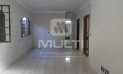 Casa com 3 quartos para alugar na cidade jardim, uberlândia  por r$ 2.800