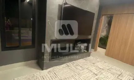 Casa em condomínio fechado com 3 quartos para alugar no Alphaville, Uberlândia 