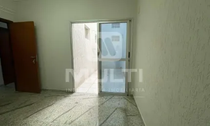 Sala comercial para alugar no Brasil, Uberlândia  por R$ 1.100