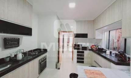 Casa com 3 quartos para alugar em Laranjeiras, Uberlândia  por R$ 6.100