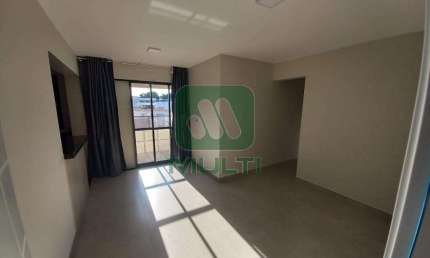Apartamento com 2 quartos para alugar no Brasil, Uberlândia  por R$ 2.800