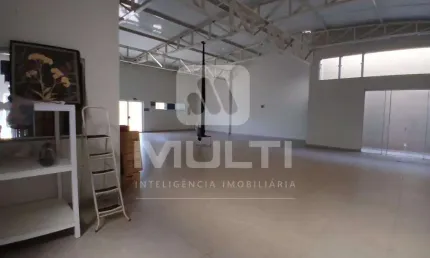 Barracão / Galpão / Depósito para alugar no Daniel Fonseca, Uberlândia  por R$ 12.000