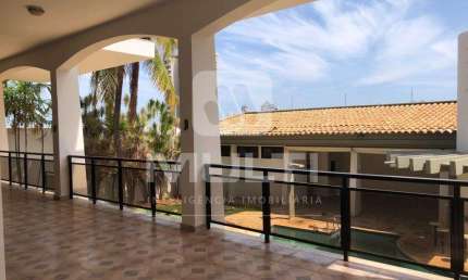 Casa com 4 quartos para alugar no Altamira, Uberlândia  por R$ 9.000