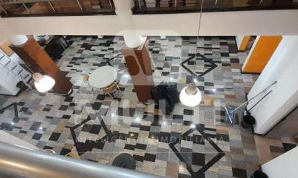 Sala comercial para alugar em Saraiva, Uberlândia  por R$ 18.000