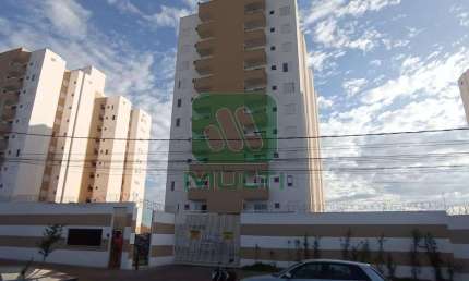 Apartamento com 2 quartos para alugar no Residencial Lago Azul, Uberlândia  por R$ 600