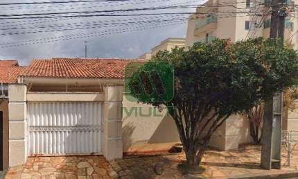 Casa com 4 quartos para alugar no Santa Mônica, Uberlândia  por R$ 4.000