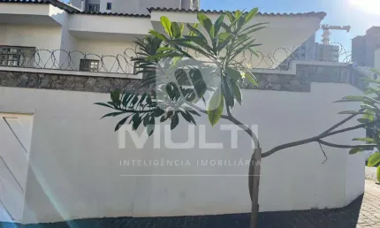 Sala comercial para alugar no Osvaldo Rezende, Uberlândia  por R$ 2.000