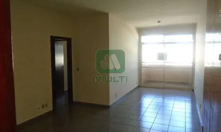 Apartamento com 3 quartos para alugar no Centro, Uberlândia  por R$ 1.700