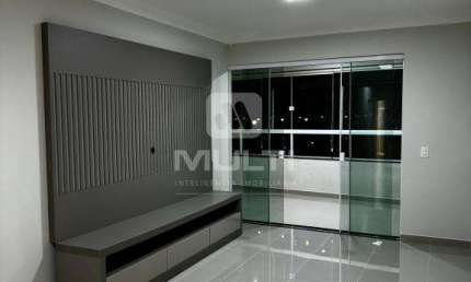 Apartamento com 3 quartos para alugar no Jardim Botânico, Uberlândia  por R$ 4.500
