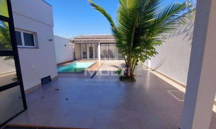 Casa com 3 quartos para alugar no Brasil, Uberlândia  por R$ 10.000