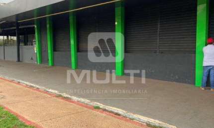 Sala comercial para alugar em Saraiva, Uberlândia  por R$ 12.000