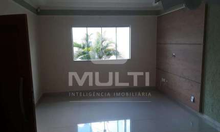 Casa com 3 quartos para alugar no Santa Mônica, Uberlândia  por R$ 4.700