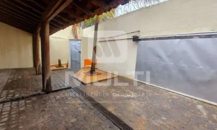Casa com 3 quartos para alugar no Vigilato Pereira, Uberlândia 