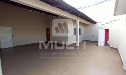 Casa comercial para alugar no Brasil, Uberlândia  por R$ 5.000
