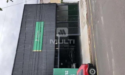Barracão / Galpão / Depósito para alugar no Brasil, Uberlândia  por R$ 10.000