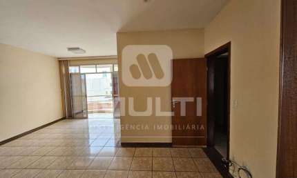 Apartamento com 3 quartos para alugar em Saraiva, Uberlândia  por R$ 3.000