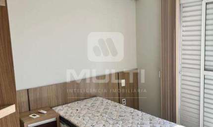 Cobertura com 4 quartos para alugar no Santa Mônica, Uberlândia  por R$ 4.800