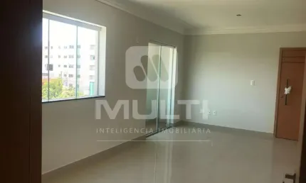 Apartamento com 3 quartos à venda em Saraiva, Uberlândia  por R$ 400.000