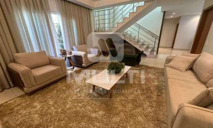 Casa em condomínio fechado com 3 quartos para alugar no Novo Mundo, Uberlândia  por R$ 13.000