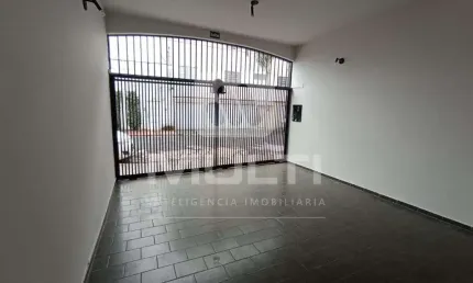 Casa com 3 quartos para alugar no Centro, Uberlândia  por R$ 2.600