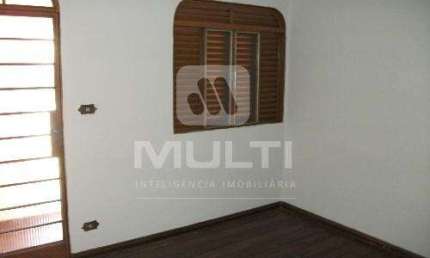 Apartamento com 3 quartos para alugar no Cazeca, Uberlândia  por R$ 1.150
