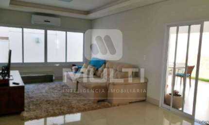 Casa em condomínio fechado com 3 quartos para alugar no Jardins Gênova, Uberlândia  por R$ 18.000