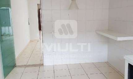Casa com 3 quartos para alugar no Itapema Sul, Uberlândia  por R$ 6.100