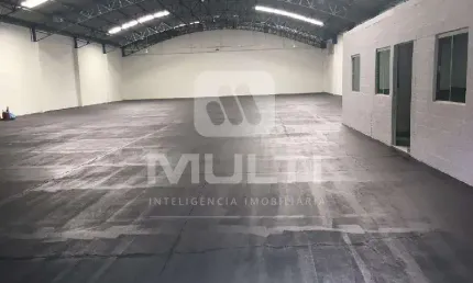 Barracão / Galpão / Depósito para alugar no Marta Helena, Uberlândia  por R$ 17.000
