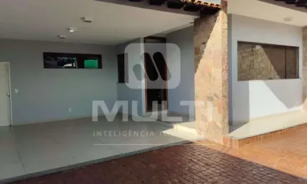Casa comercial para alugar no Brasil, Uberlândia  por R$ 8.000