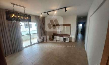 Apartamento com 3 quartos para alugar no Copacabana, Uberlândia  por R$ 3.300
