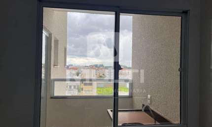 Apartamento com 2 quartos para alugar no Novo Mundo, Uberlândia  por R$ 1.500