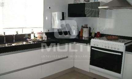 Casa com 3 quartos para alugar no Vigilato Pereira, Uberlândia  por R$ 6.000