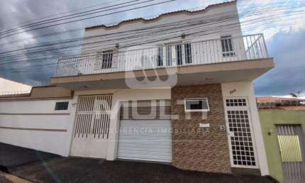 Apartamento com 3 quartos para alugar no Marta Helena, Uberlândia  por R$ 2.250